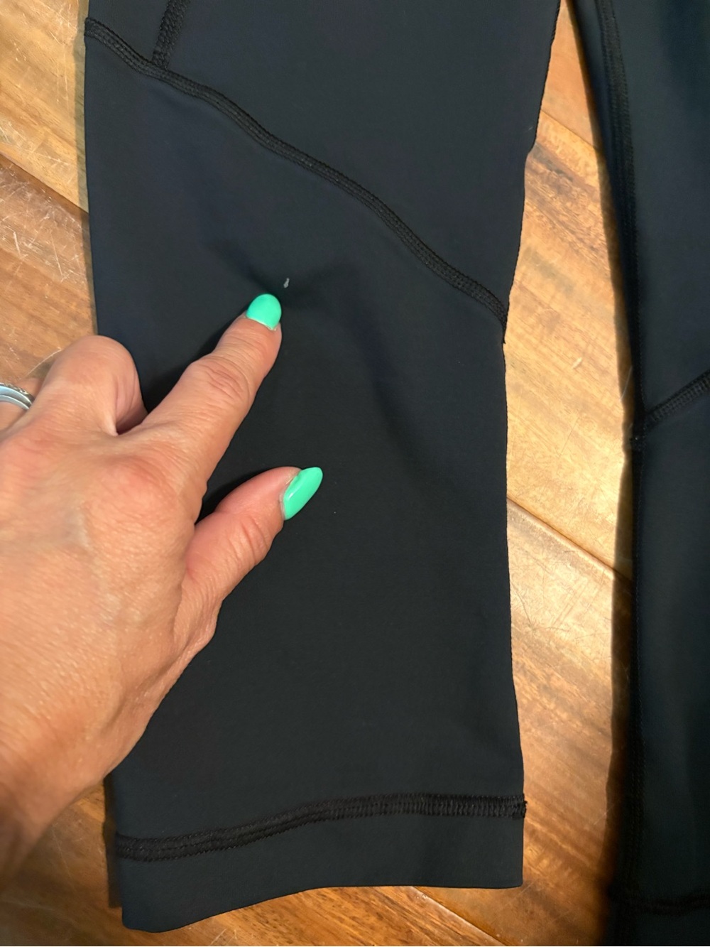 lululemon Black Athletic Set Size 6 Sports Bra & Cropped Leggings (0790) - Picture 5 of 9